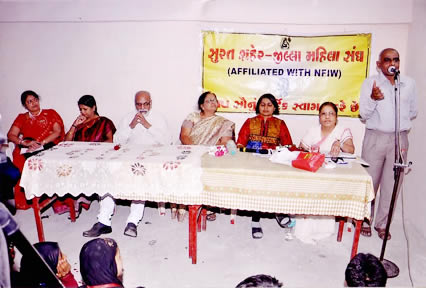 Yusuf RG, Secretary Udaipur Jamat addressing the audience.